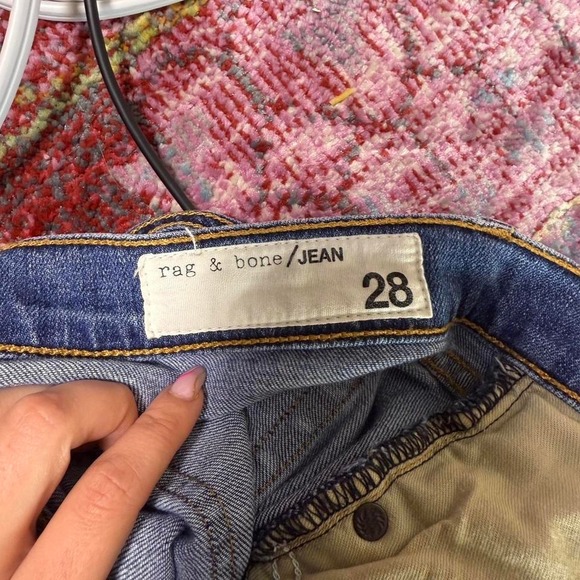 Rag & Bone Jeans with Raw Hem Woman - Size 28 or 28 inch waist - Picture 3 of 3